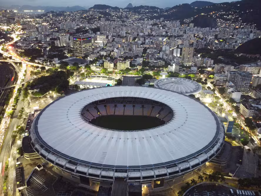 Maracanã, estádio criado para a copa de 1950, visto de cima
